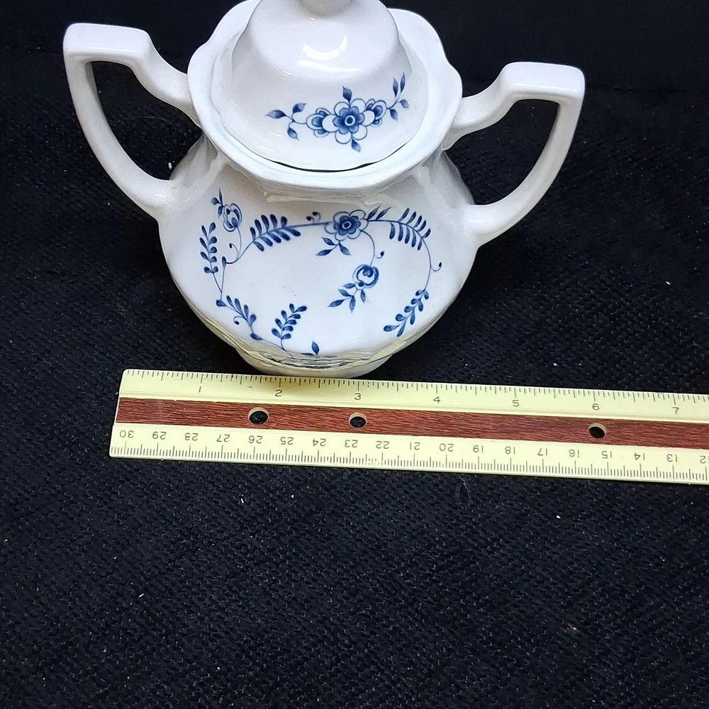 Churchill China. finlandia set